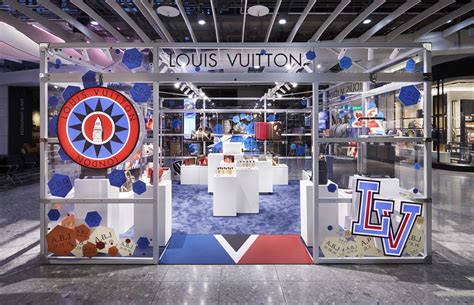 louis vuitton pop up bus